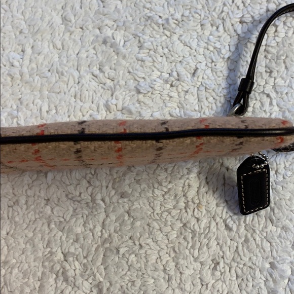 NWOT Coach Tweed Wristlet - Picture 4 of 7